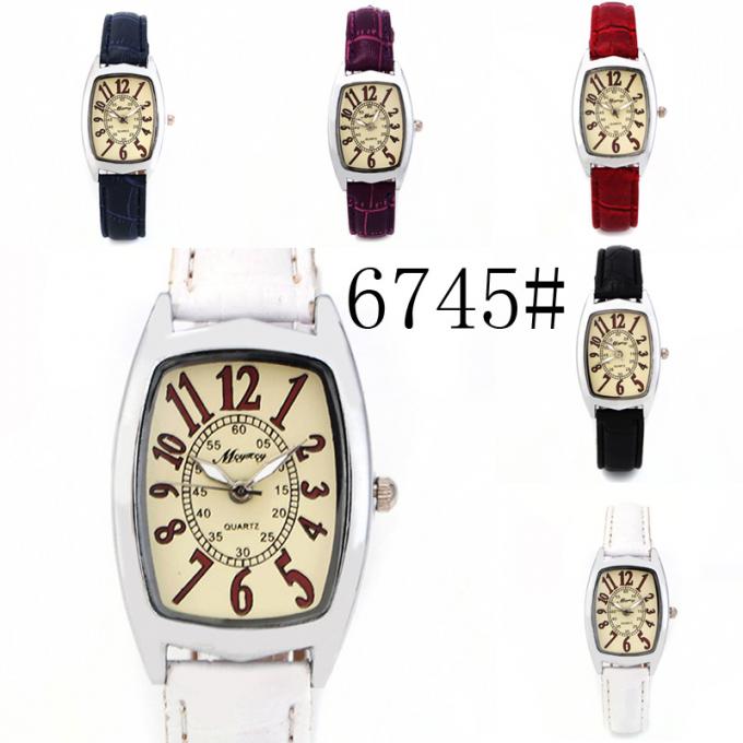 Montre analogue de boîtier de montre d'alliage de bracelet en cuir de poignet de mode des femmes WJ-8424